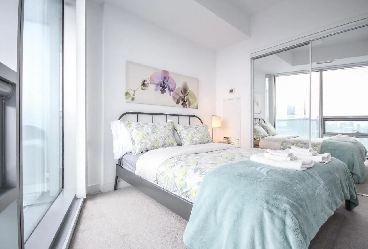 Sarkar Suites - Entertainment District Toronto Apartment