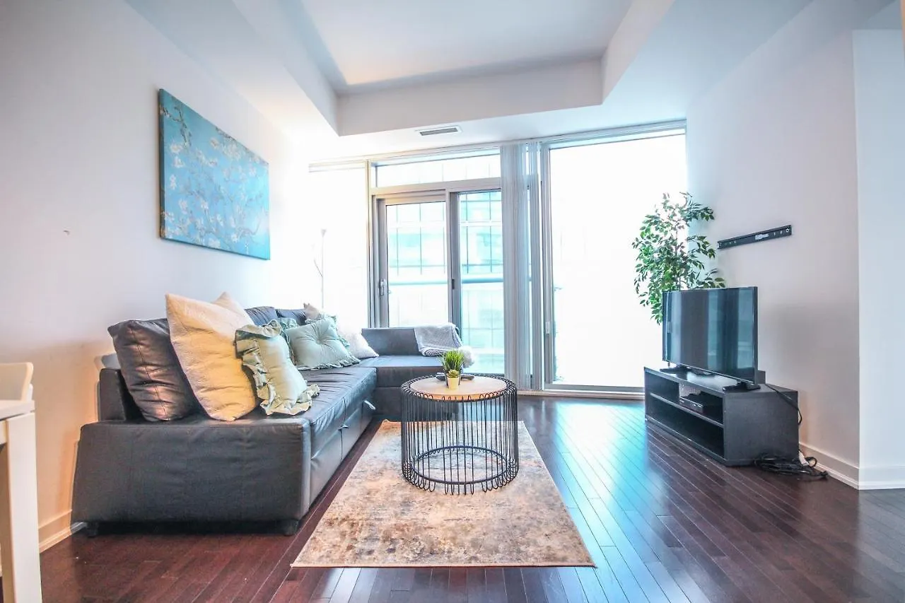Sarkar Suites - Entertainment District Toronto Apartment
