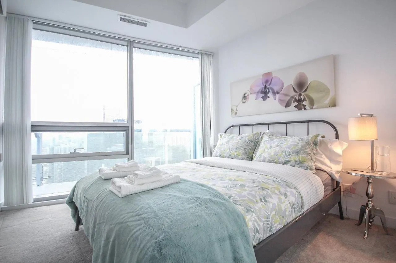 Sarkar Suites - Entertainment District Toronto Apartment