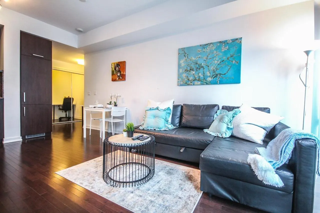 Sarkar Suites - Entertainment District Toronto Apartment