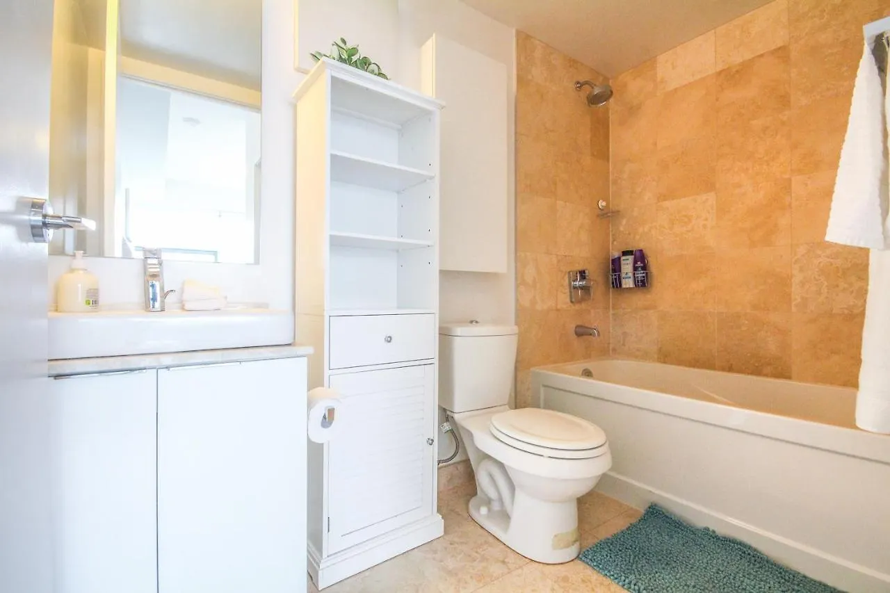 Sarkar Suites - Entertainment District Toronto Apartment