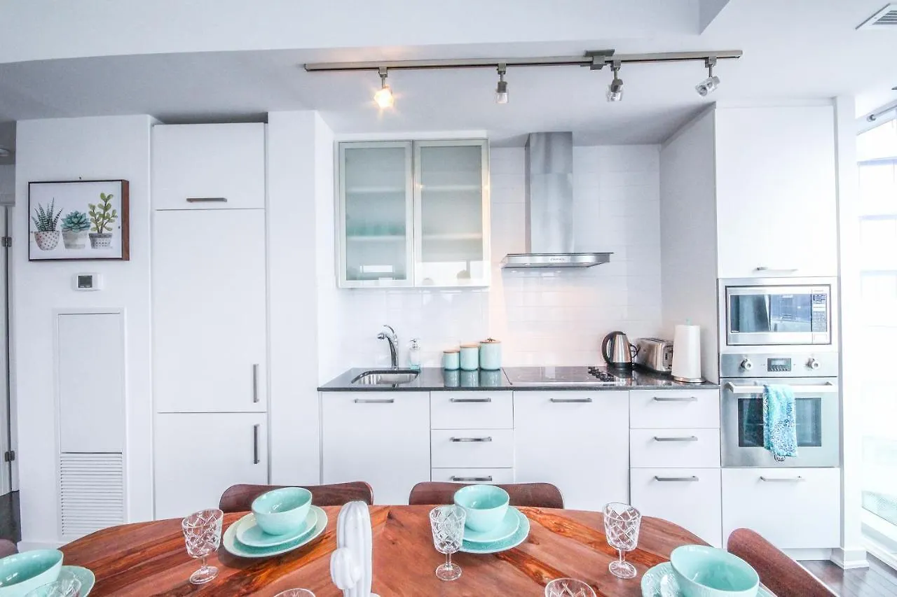 Sarkar Suites - Entertainment District Toronto Apartment